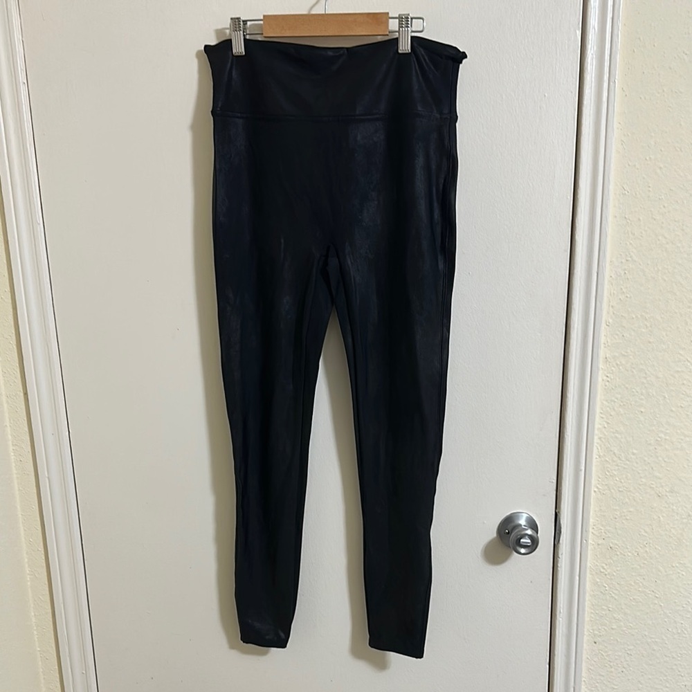 EUC Spanx 1X Faux Leather Black Leggings